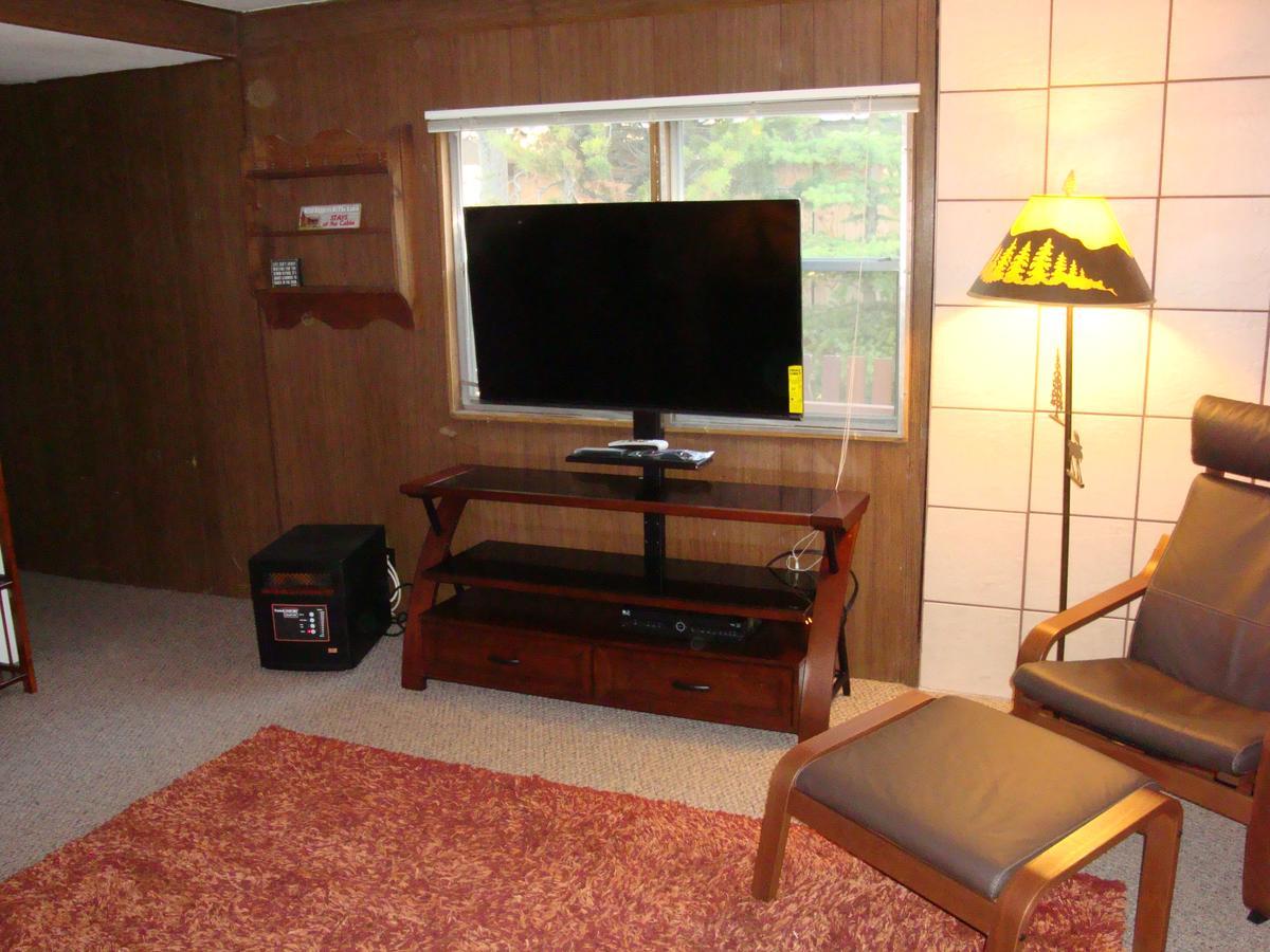 Yellowstone Wildlife Cabins Уест Йелоустоун Екстериор снимка