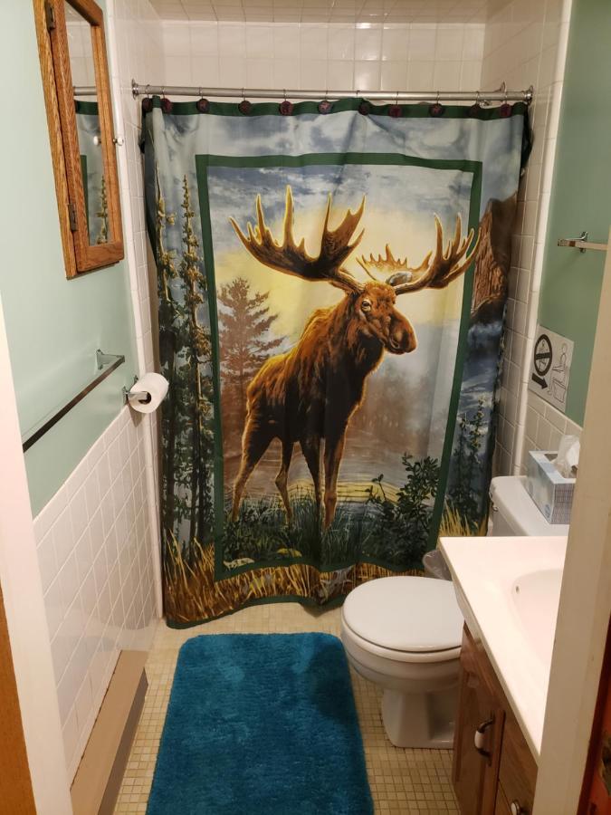 Yellowstone Wildlife Cabins Уест Йелоустоун Екстериор снимка